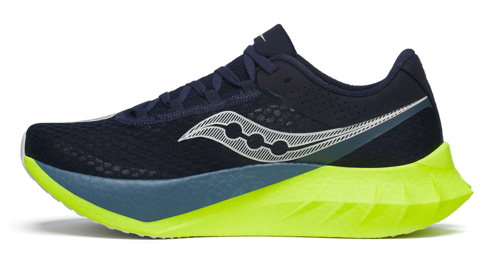 Saucony Endorphin Pro 4: rychlost a pohodlí na závody